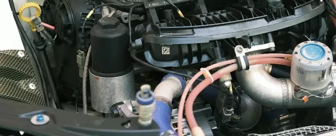 KFZ-Mechatroniker Motorarbeiten